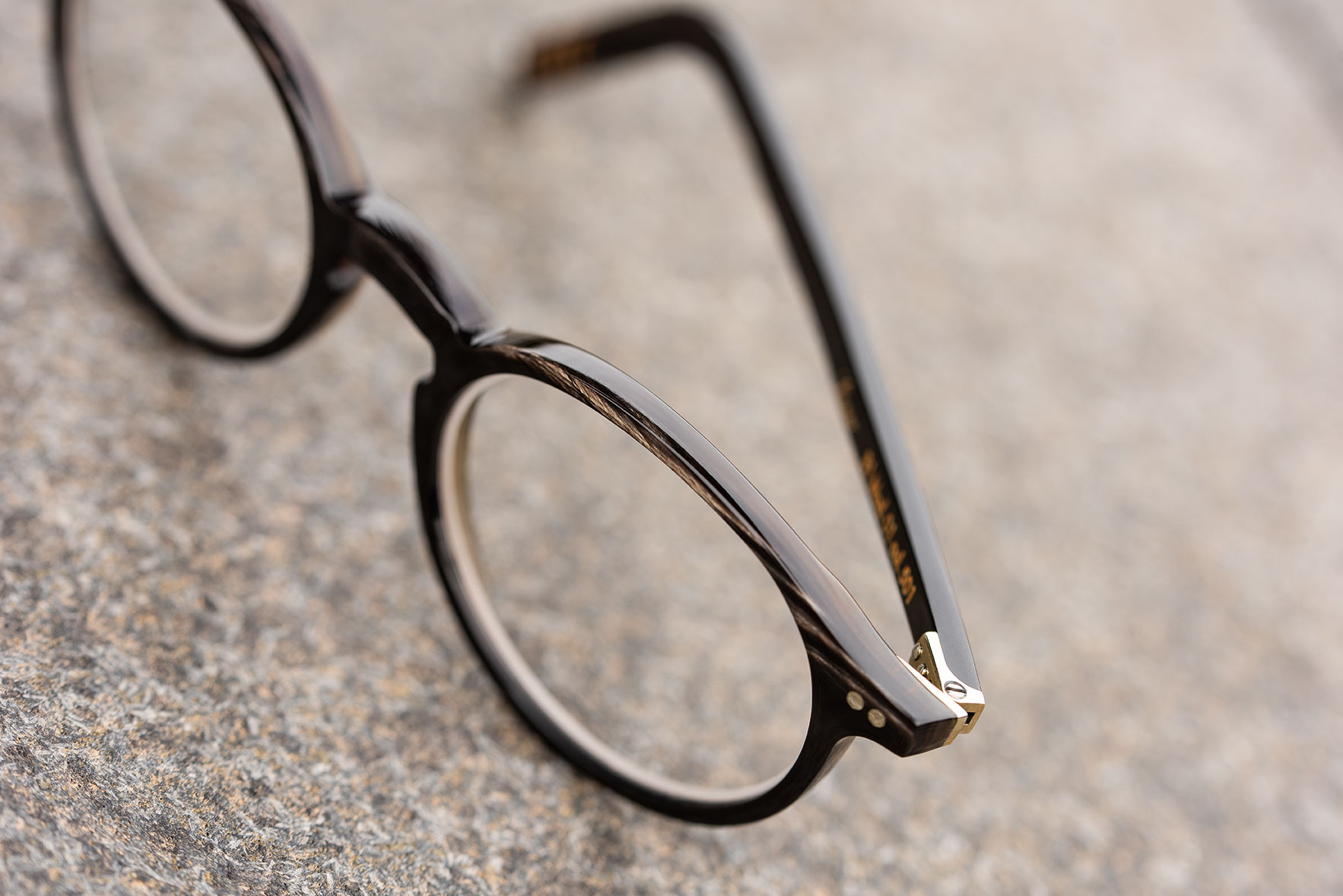 Horn-Rimmed Glasses – 8 Reasons Glasses Made from Real Horn