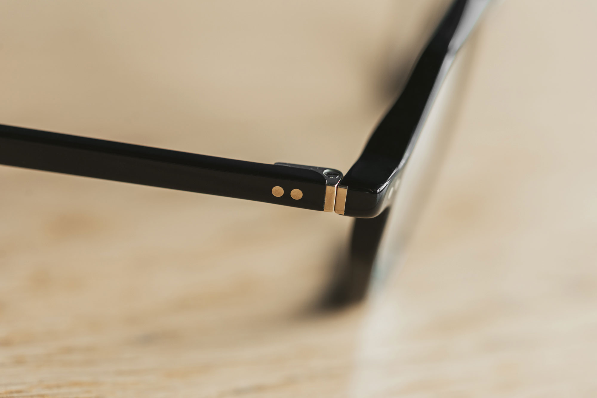 How to recognize high-quality eyewear frames